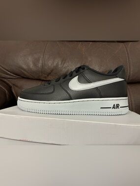 Nike Air Force 1 Black and grey Low-Top Sneaker with Swoosh brand new in box